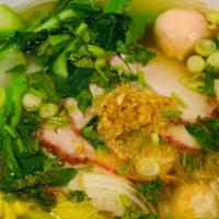 Mi Lueang · Egg noodle soup with chicken.