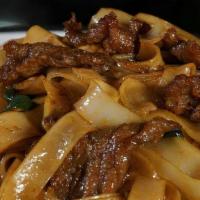 Beef Chow Fun · Flat rice noodle.