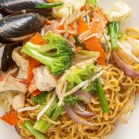Chow Mein · Egg noodles, cabbage, carrots, bean sprouts, scallions, broccoli.