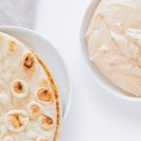Hummus With Pita Bread حــمص مع خبـز · 
