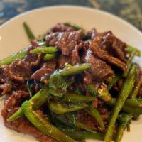 Beef With Basil · 九层塔牛肉
with basil, jalapeno