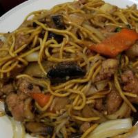  Chow Mein · Choice of chicken beef, vegetable, or shrimp