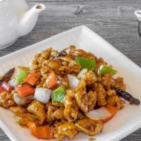 Master Gee'S · Hot & Spicy.  lightly battered chicken | bell peppers | white onions | general tso sauce