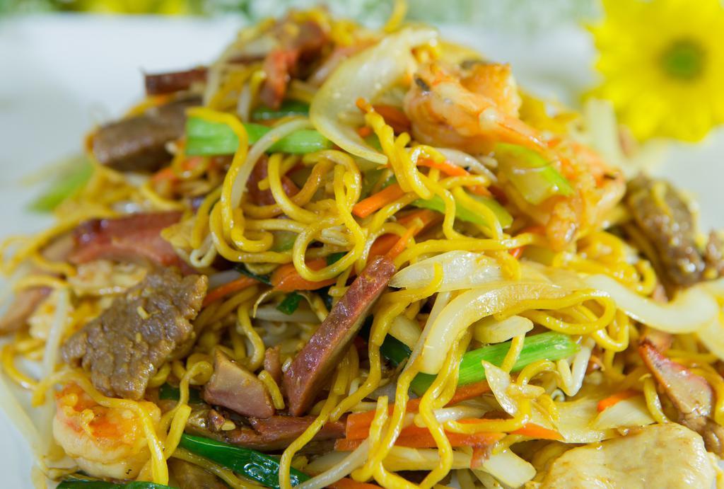 Chef Special Lo Mein · Contains vegetables, beef, shrimp, bbq pork, and chicken. Served with soft stir fried noodles.