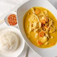 Yellow Curry · Gluten-free, contain: fish. Onion, potato, carrot, coconut milk, served with white rice.