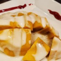 Coconut Sweet Sticky Rice With Mangoes · 