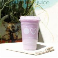 Lavender And Rose Latte Iced · Lavender, aloe vera, agave, coconut milk, topped with roses. 20oz
Served over ice.
