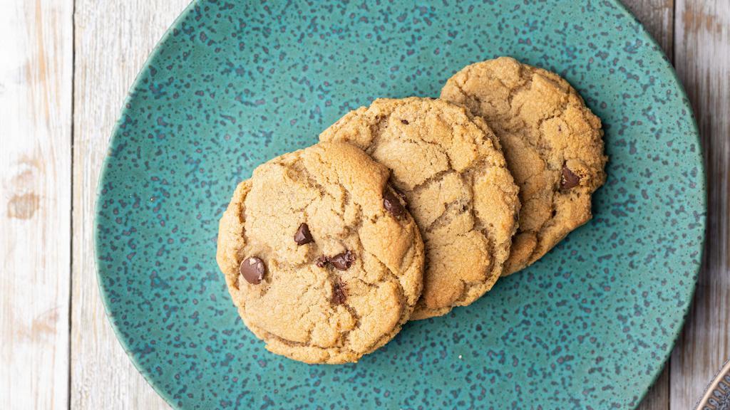 Gluten-Free Chocolate Chip Cookie (6) · Made from scratch gluten-free chocolate chip cookies. Please note these cookies are made in the same facility as our regular baked goods. We do use separate bowls and utensils but there is always a chance small traces of gluten may cross over.