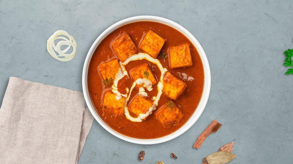 Paneer Masala Collision  · Fried cottage cheese cubes cooked with butter, creamy sauce cashew nuts and spices.