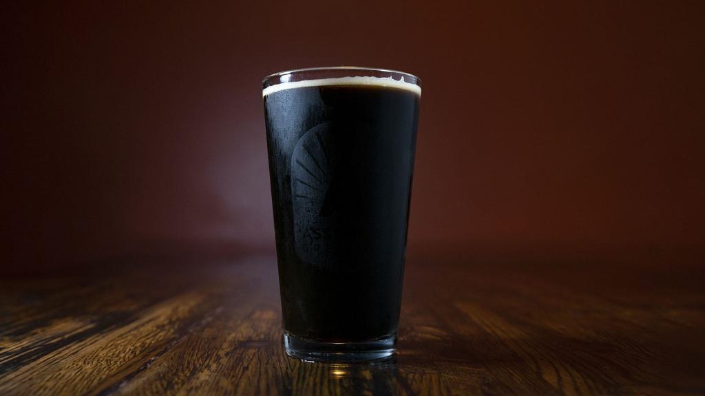 Stout · Hearty, with a bold aroma and flavors of semi sweet chocolate and roast with a relatively dry finish
5.8% ABV