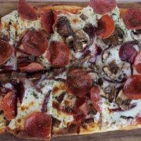 Trifecta · Pepperoni, mushroom, and red onion on red sauce.