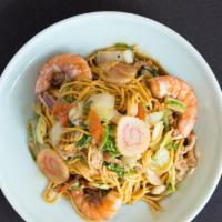 Taiwanese Style Chow Mein · Vegetarian. With shrimp, pork, fish cake, & veggies.
