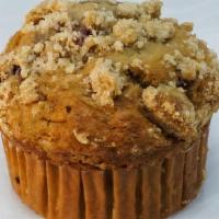 Marionberry Cobbler Muffin · Delicious muffin filled with marionberries and a crumb topping
