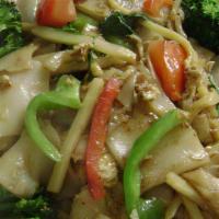 Drunken Noodle (Kee Mao) · Stir-fried wide flat rice noodles, with eggs, bell peppers, broccoli, onions, tomatoes, bamb...