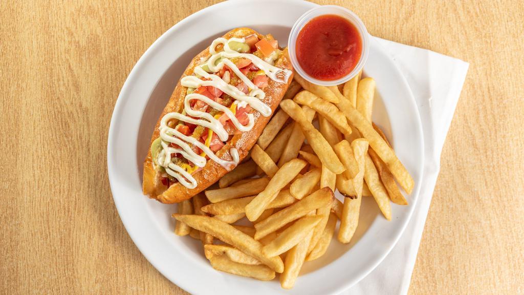 Dogo Regular (Original Hot Dog) · Salchicha envuelta en tocino / Bacon wrapped hot dog.