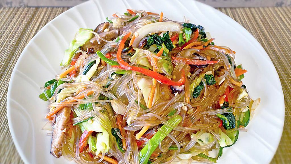 잡채｜Japchae · Stir- fried yam noodles with vegetables.