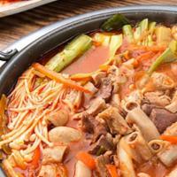 곱창전골｜Beef Intestine Hot Pot · Spicy stew with small beef intestine, veg, and udon noodles.