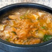 된장찌개｜Soybean Paste Stew · Korean soybean paste stew with tofu and vegetable.
