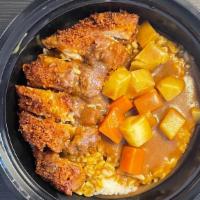 Curry Chicken Katsu Rice Bowl 咖喱鸡排饭 · Chicken Tonkatsu, vegetable(Carrots and Potatoes),Rice and curry sauce