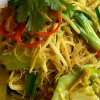 Singapore Vegan Noodle: · Pan-fried Rice vermicelli noodles with fresh garlic, mixed vegetables, mushroom, onions and ...