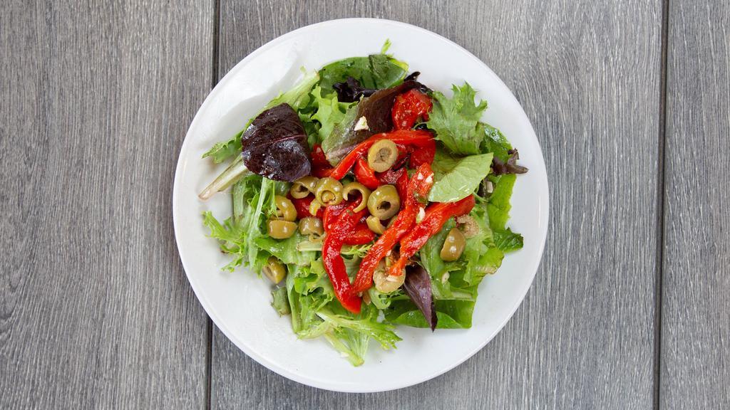 Large House · Spring mix with roasted red peppers, tomatoes, and green olives