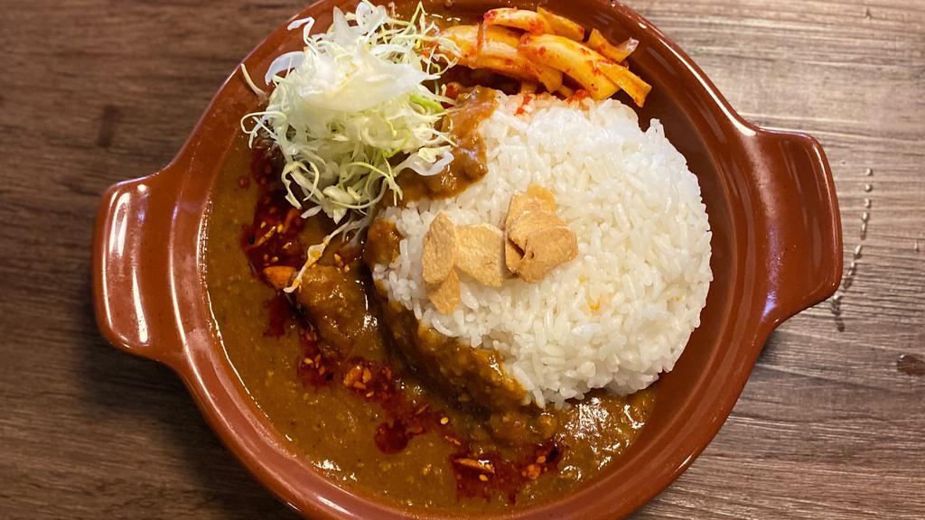 Rondo 224 Curry · GROUND BEEF AND PORK, ONION, TOMATO, GARLIC, COCONUTS MILK, LOTS OF CURRY SPICES MIX INFUSED JAPANESE CURRY.(CONTAINS NUTS)