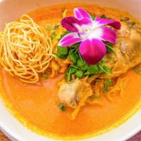 Khao Soy · Northern Thai sty'le chicken or beef noodle curry soup.