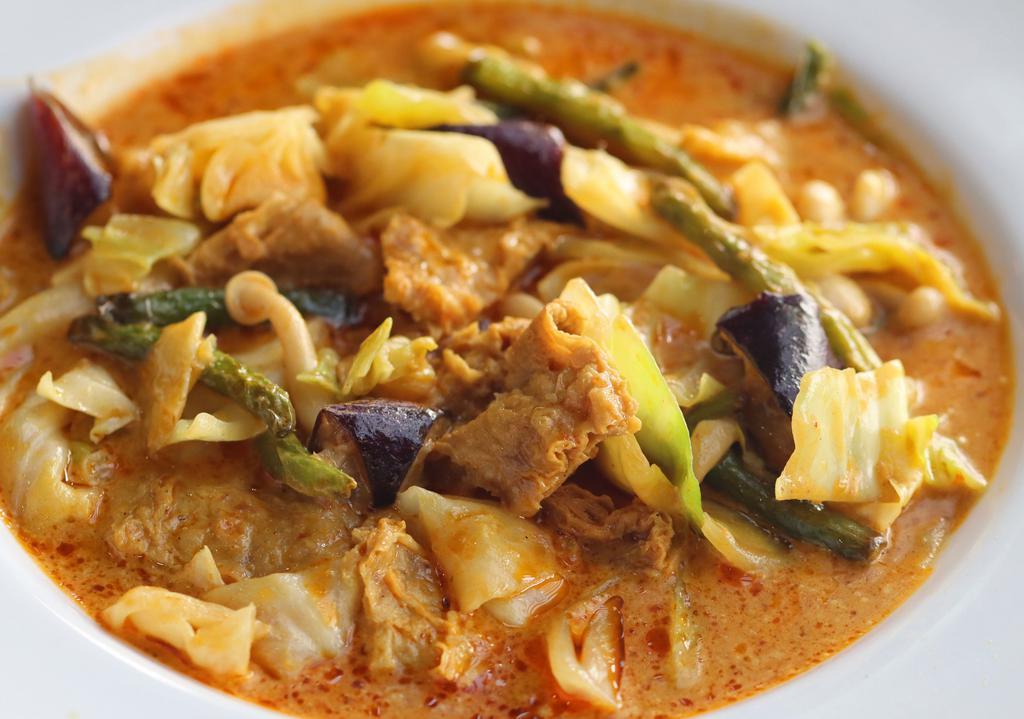 Vegetable Curry · Cabbage, green bean, egg-plant, mushrooms, bean curd, coconut milk cook with curry sauce