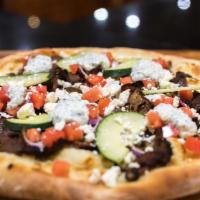 Beef & Lamb Gyro Pizza · Delicious 16