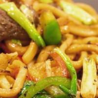 Stir-Fried Black Pepper Udon With Beef · It's spicy. Highly recommended!
黑椒牛肉炒烏冬 - 微辣, 推薦!