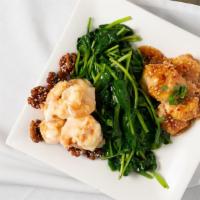Yin-Yang Prawns 鴛鴦蝦 · Served with sauteed spinach.