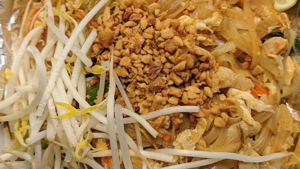 - Royal Pad Thai · Stir fried flat rice noodles with bean sprouts, egg, green onion, carrot, and ground peanuts. Served with lime on the side.