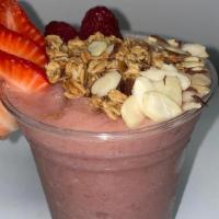 Granola Groove · Banana, strawberry, raspberry, granola, almonds, agave, liquid choice