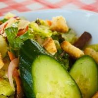 Green Salad · Greens, tomato, cucumber, onions, carrots, croutons and dressing (ranch, italian , red wine ...