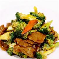 Broccoli · (Chicken, Beef or Shrimp) Broccoli and carrots served with ginger garlic sauce.