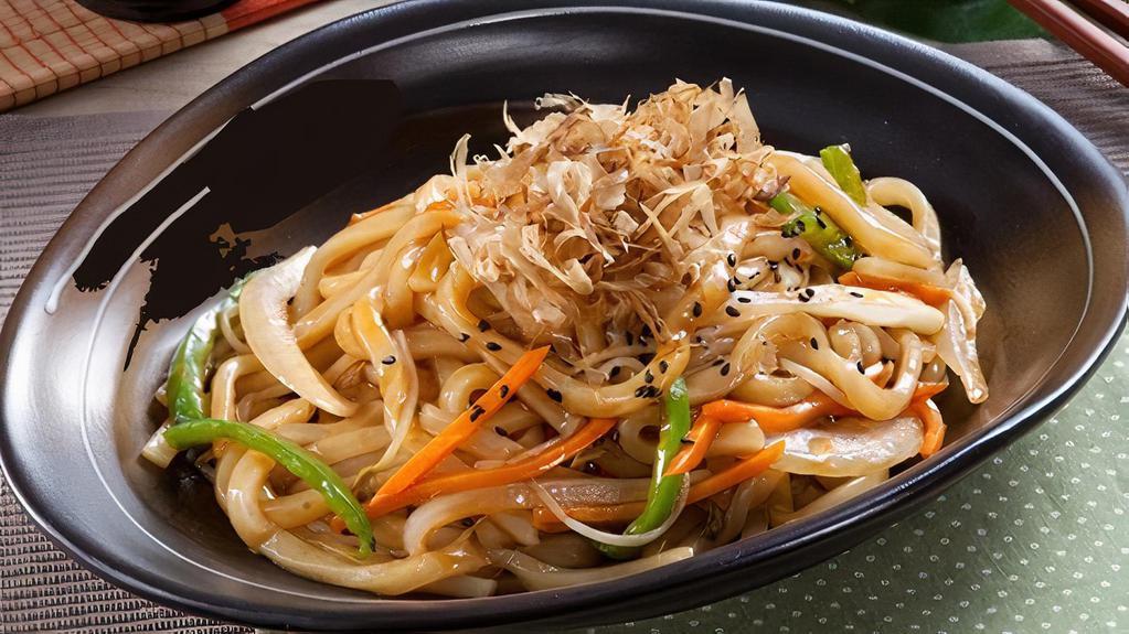 Chicken Yakiudon · Pan frying thick udon noodle with veggies and special sauce