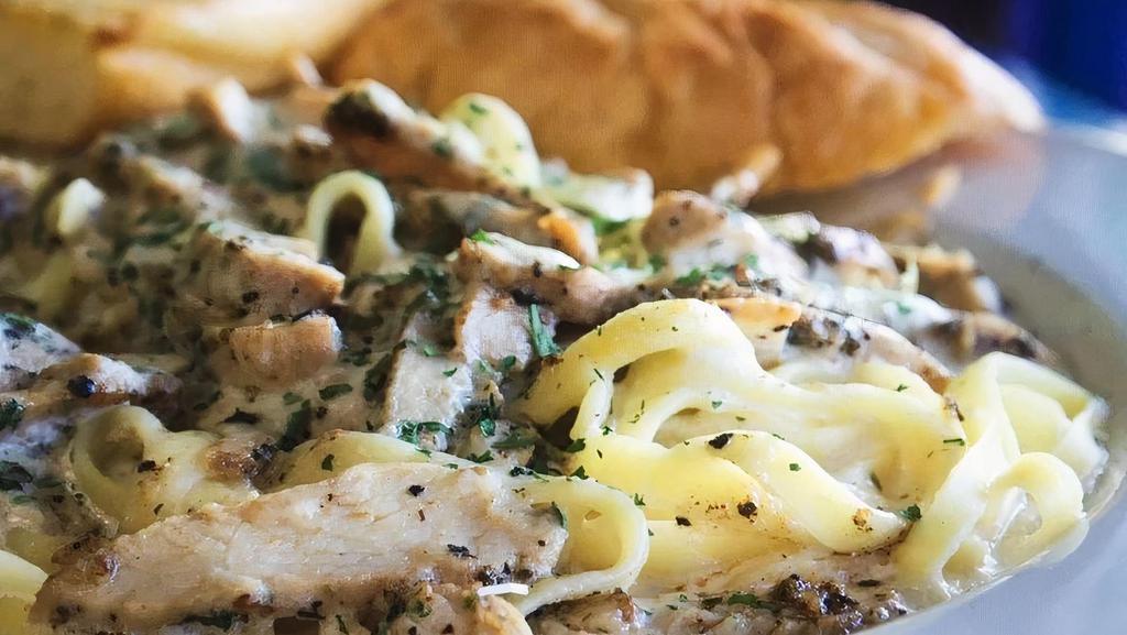 Fettuccini Alfredo · 