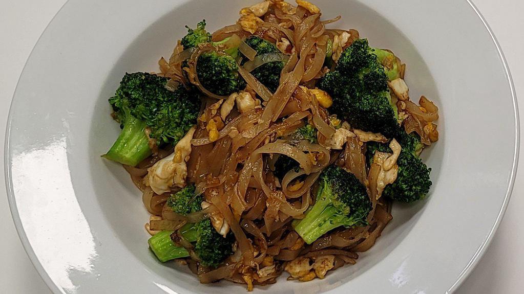 Simply Pcu Noodles · Savory yet slightly sweet and smoky stir-fried thin rice noodles with black soy sauce, eggs, and broccoli.