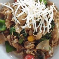 Drunken Noodle · Wide noodle, EGG, onion, bell peppers, broccoli, basil and beansprout.