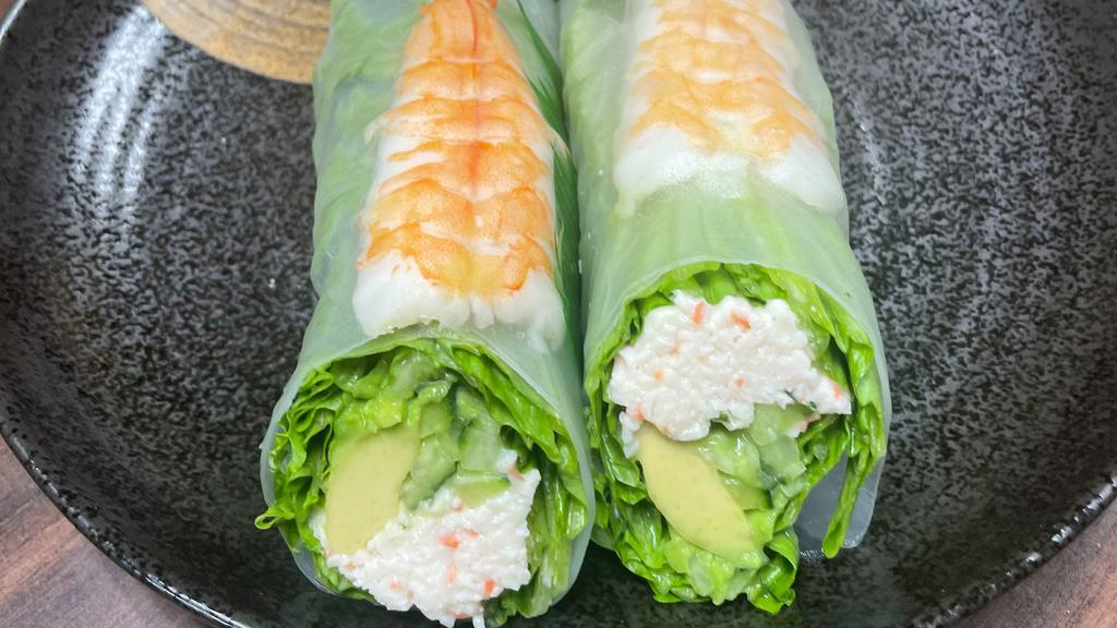 Summer Roll  · Fresh roll with Fresh shrimp, avocado, krab salad, cucumber, wrapped with rice paper
Served with sweet chili sauce