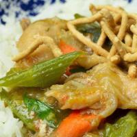 Chicken Chow Mein · Chop Suey with crispy fried noodles. Please refer to the Lo Mein if you want the soft noodles.