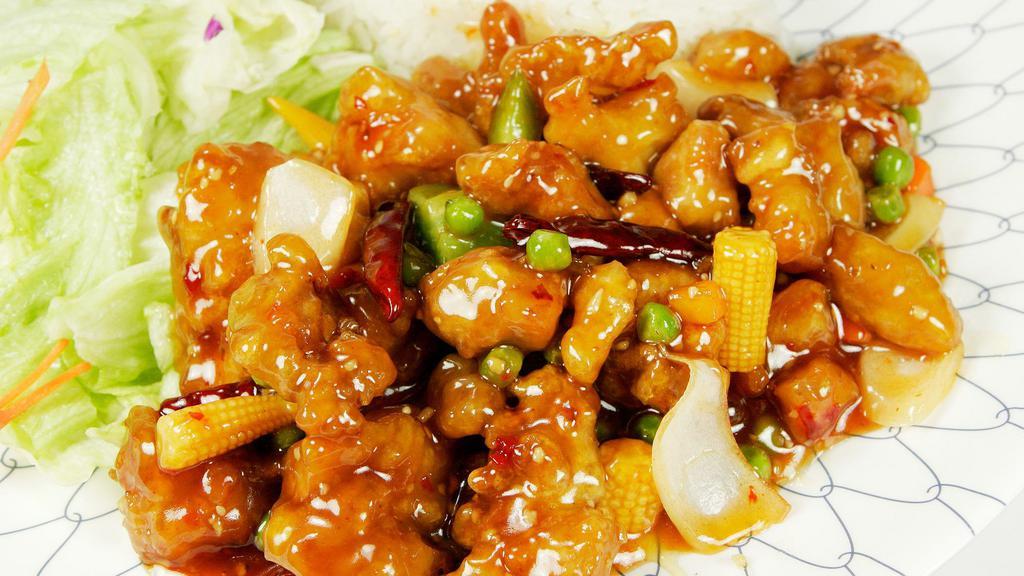 General Tso'S Chicken · Served with white steamed rice and salad.