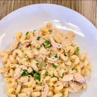 Chicken Alfredo Pasta · This large sized pasta dish will feed 6 or more people. All you have to do is heat it in the...