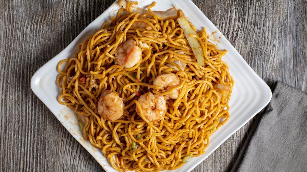 Shrimp Lo Mein · Stir fried shrimp with bean sprout, carrot, cabbage and soft noodle.