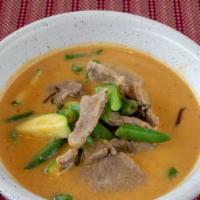 Pa Nang Curry · Coconut milk, Green bean, bell pepper, and zucchini.