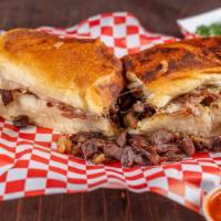Tortas · Pan blando, queso y carne / Soft bread, cheese and meat