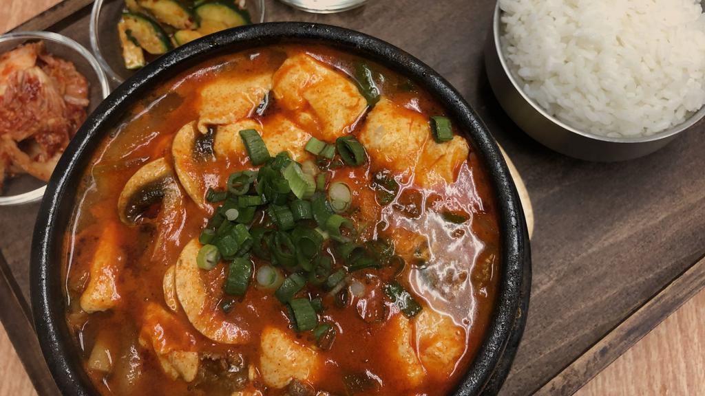Kimchi Sundubu Jjigae (Soft Tofu Stew) · 