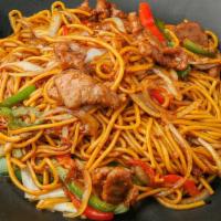 Mongolian Beef Chow Mein 蒙古牛炒面 · Beef, bell peppers and white onions. Spicy level 1