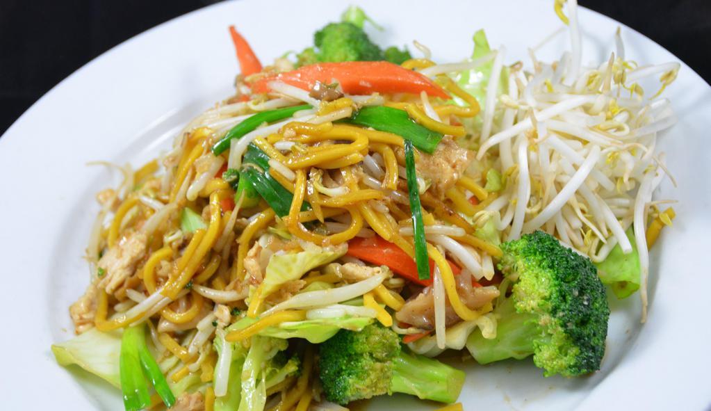 Sesame Noodle · Pan fried Yakisoba noodle with chicken, fresh garlic, carrot, broccoli, cabbage, shitake mushroom, green onion, bean sprout and black pepper in sesame stir-fried sauce