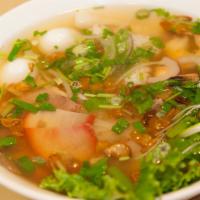 Hủ Tiếu Mi Đặc Biệt · Special chicken and pork soup with bbq pork, shrimp, squid and quail egg with rice noodle or...